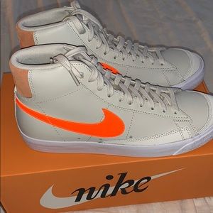 Nike Blazer Mid’ 77